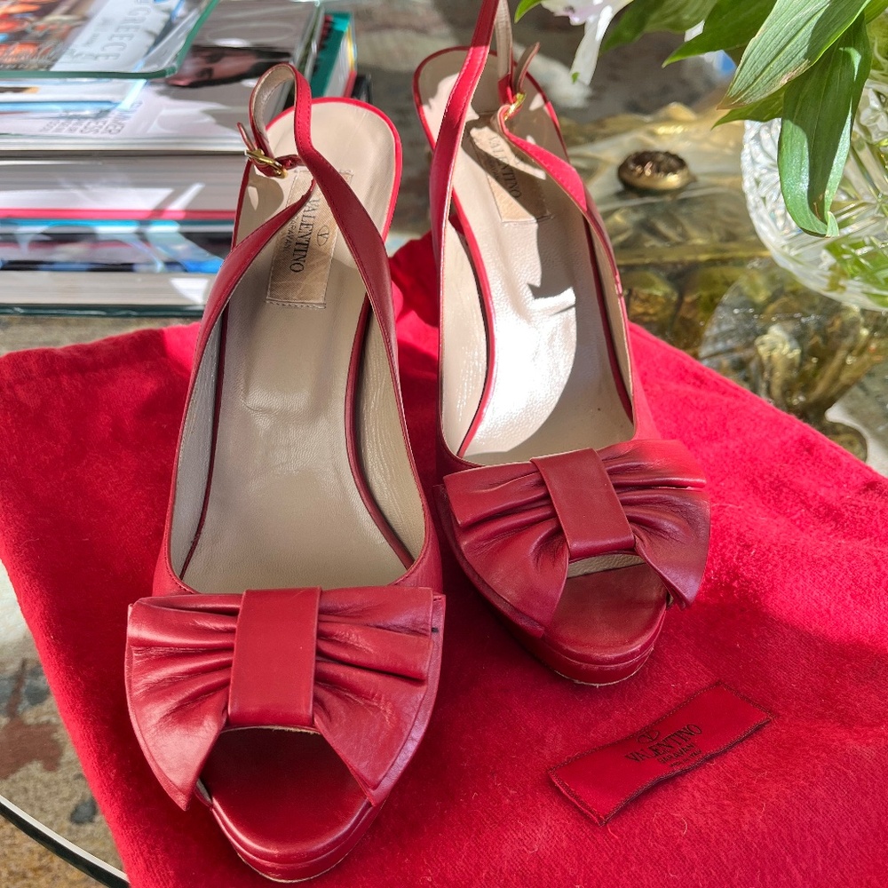Valentino Garavani Pumps